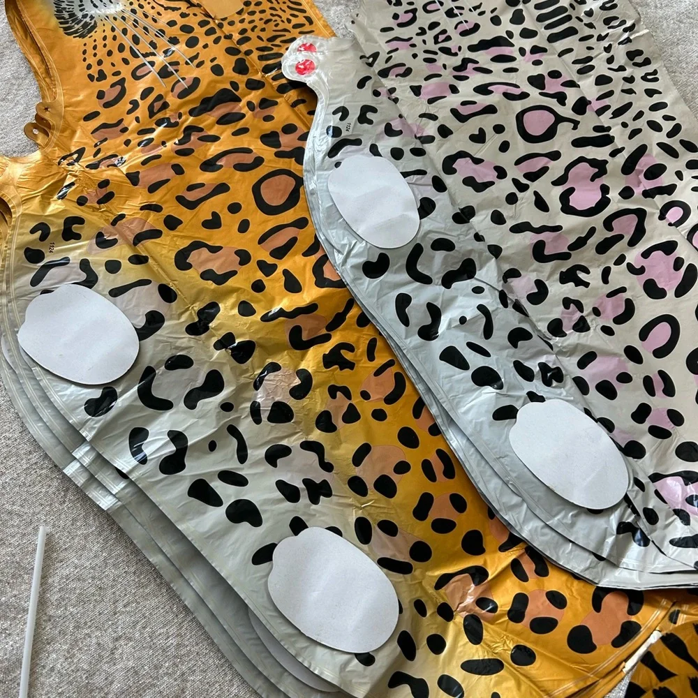 Walking Leopard Balloons Foil New in Packaging 8 Pieces 2 Colors Fun Party Decor - Picture 4 of 7